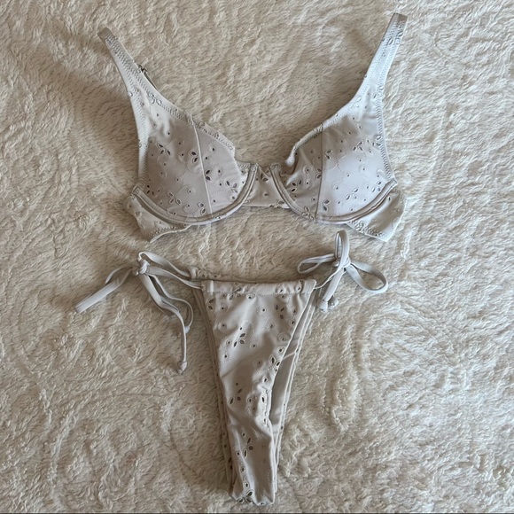 *SOLD* NWOT PrettyLittleThing Sage Bikini - Picture 3 of 6